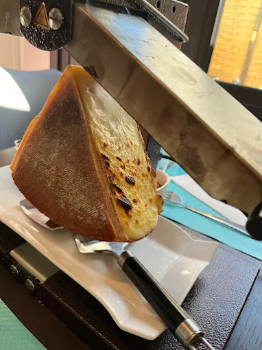 Raclette traditionnelle généreuse